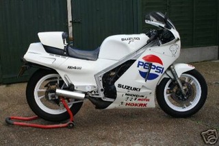 suzuki_rg400