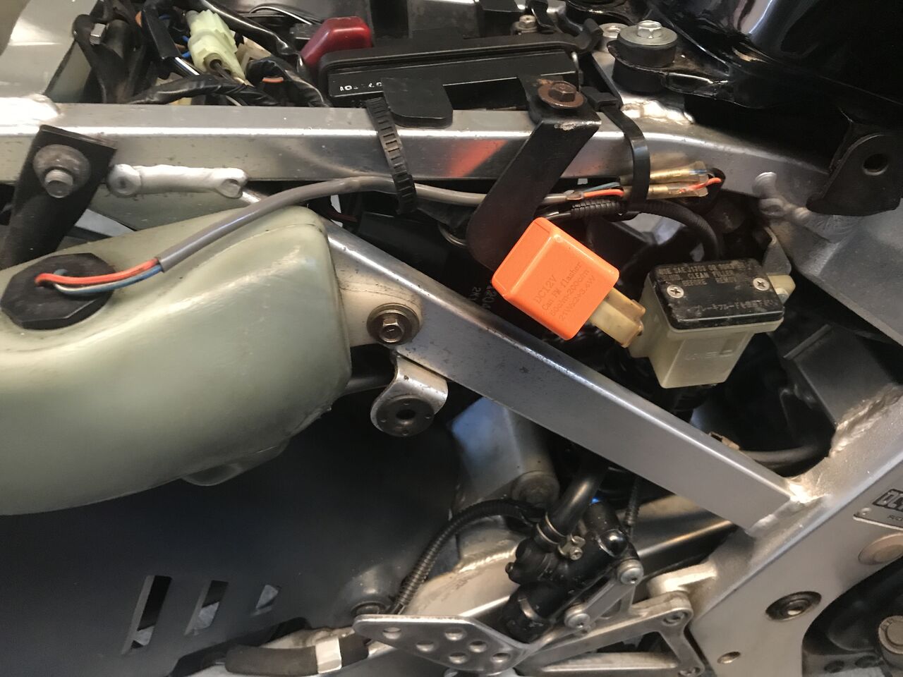 ウルフ250：LEDウィンカー化 : ここんところ++