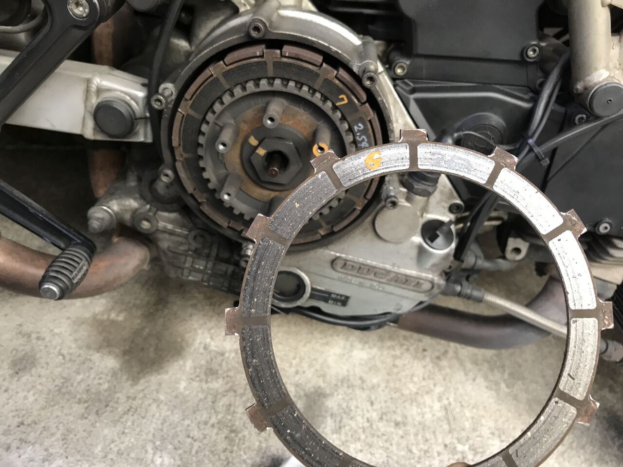 Ducati900SS:フリクションプレートをお試しで逆に組んでみる Ducati900SS:フリクションプレートをお試しで逆に組んでみる