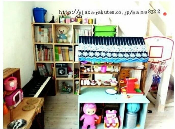 Diy キッズスペースの秘密基地を塗装し 16年前に作ったままごとキッチンに扉をつける Diyで整える捨てられない家族のマキシマムな生活