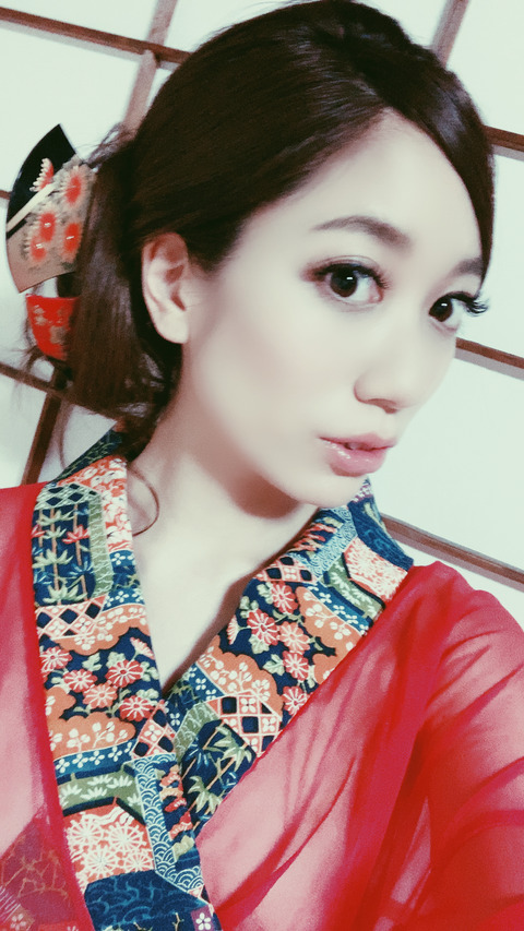 EC778BB9-A3CC-4266-B70B-84404B8FC01A