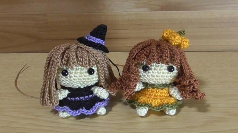 編みぐるみの女の子達（アリス、赤ずきんちゃん、ハロウィン、ポニーテール、深緑の服 4d01964a-s.jpg