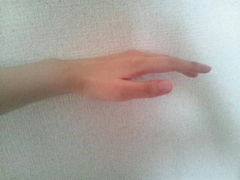 横から