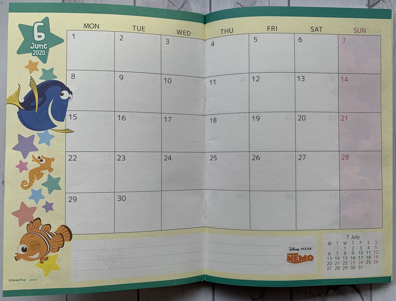 ダイソーで見つけた Pixar 4月始まりのスケジュール帳 はんぽblog