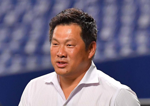 【意味深】山﨑武司の解説変更、ネット民が『息子のあの件』と無理やり関連づけて陰謀論を唱え始めるのサムネイル