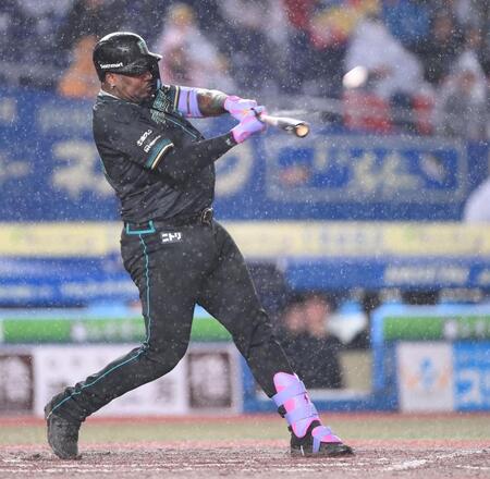 【絶望】万波・清宮・レイエスが爆発しても勝てない。日ハム投手陣、本塁打1本につき1失点する義務でもあるんか？のサムネイル