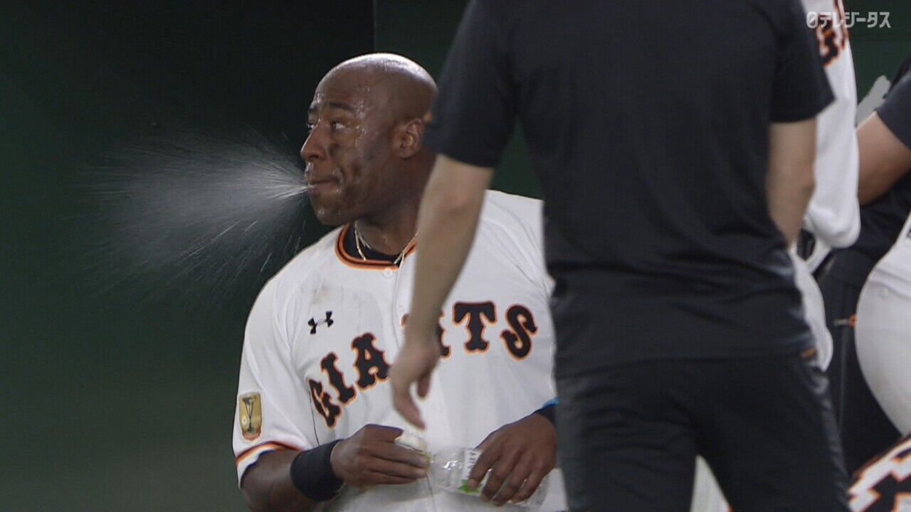 悲報 巨人ウィーラーの唾吐きに他球団から非難殺到 Red 速報 悲報 巨人ウィーラーの唾吐きに他球団から非難殺到 Red 速報