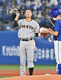 【悲報】坂本勇人（37）の衰え、ここからのスタメン起用をどうすべきか論争wwwのサムネイル
