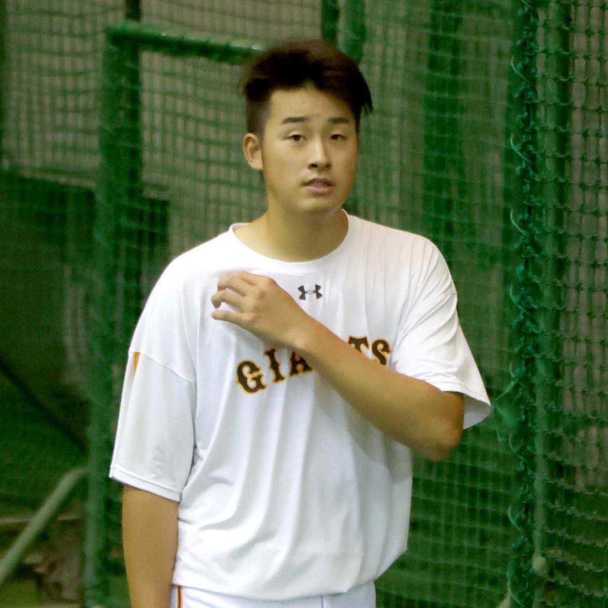 野球 巨人5選手が背番号変更 堀田賢慎は 032 鍬原拓也 029 山下航汰 099 与那原 046 谷岡 040 Red 速報 野球 巨人5選手が背番号変更 堀田賢慎は 032 鍬原拓也 029 山下航汰 099 与那原 046 谷岡 040 Red 速報