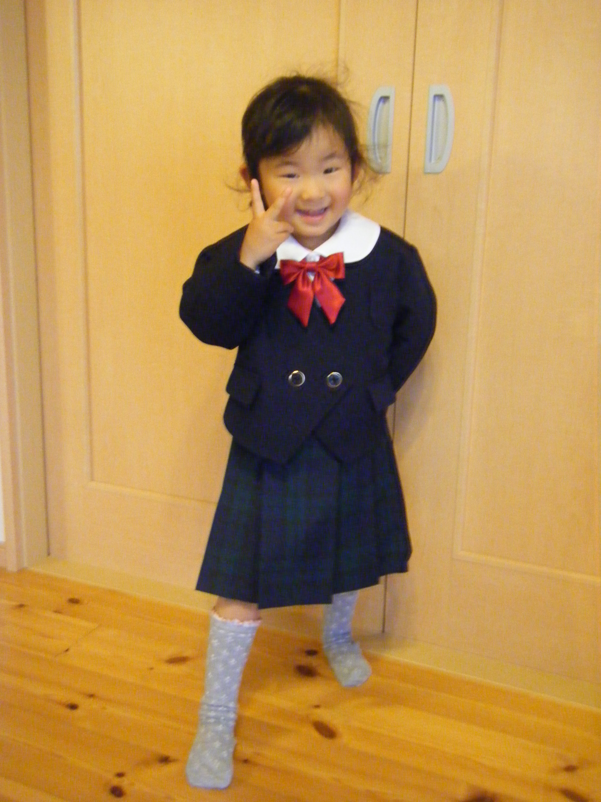 幼稚園の制服 ジャージを着て リンカ ユウナのドタバタ成長日記