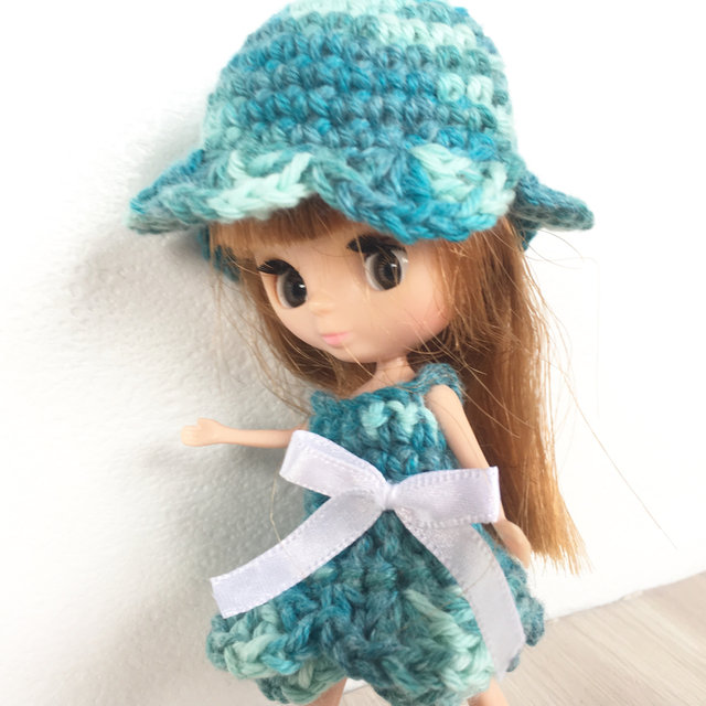 プチブライスサイズのお花のワンピースセット 背景も白にして撮影しなおしました リカちゃん服ハンドメイド りんごぽんのおうち 札幌市 プチブライスサイズのお花のワンピースセット 背景も白にして撮影しなおしました リカちゃん服ハンドメイド りんごぽんのおうち 札幌市