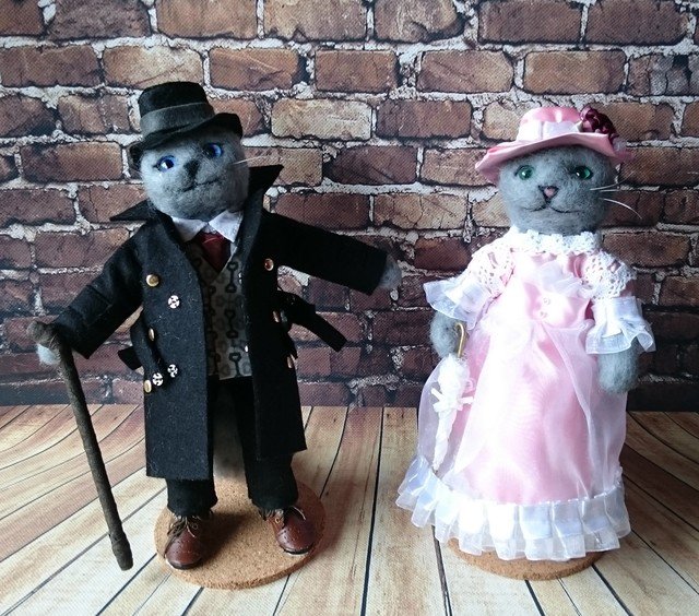 羊毛フェルトの猫さんがめちゃくちゃダンディにコートを着てください