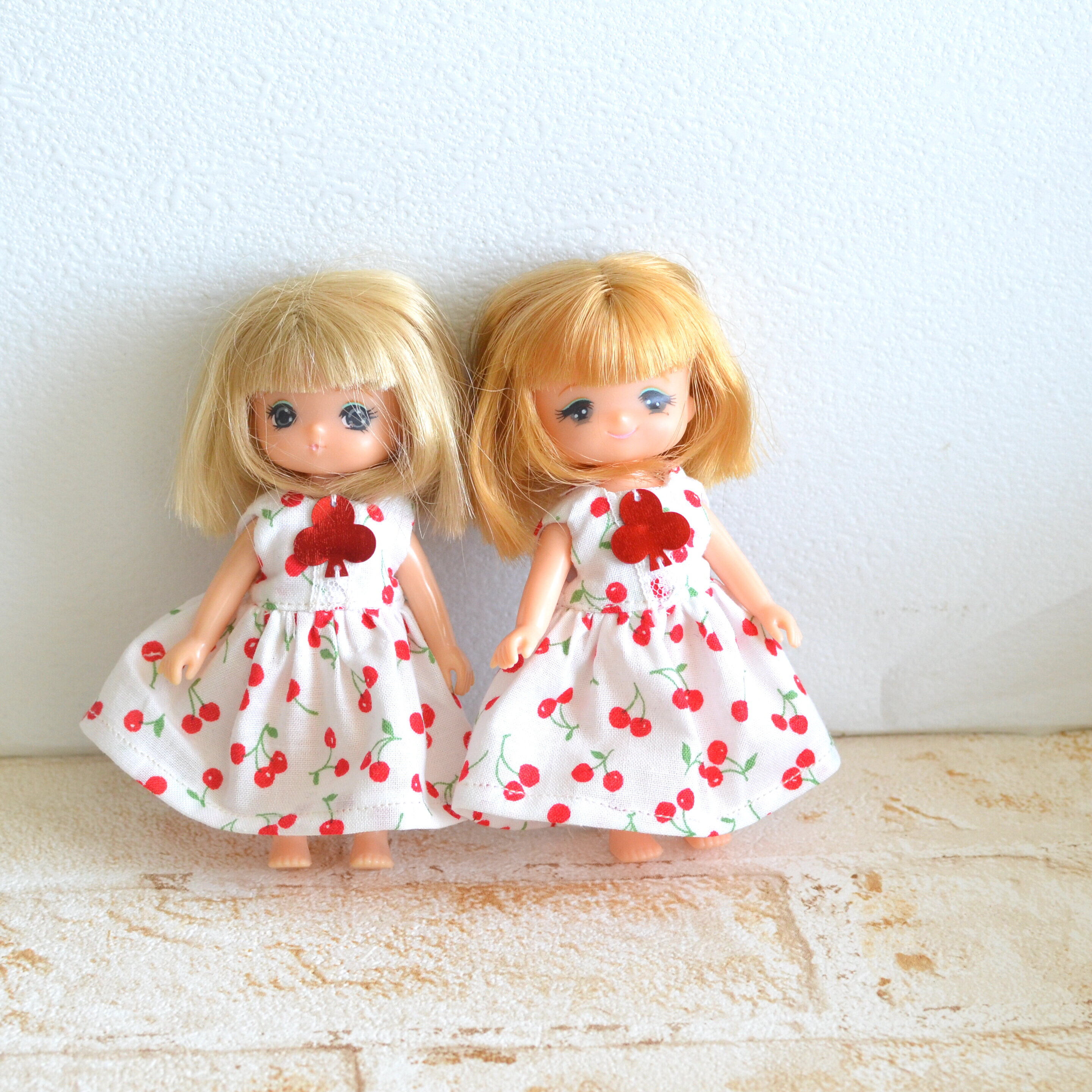 売り切れ必至 ミキちゃんマキちゃん お花のワンピース2色コーデ おもちゃ 人形