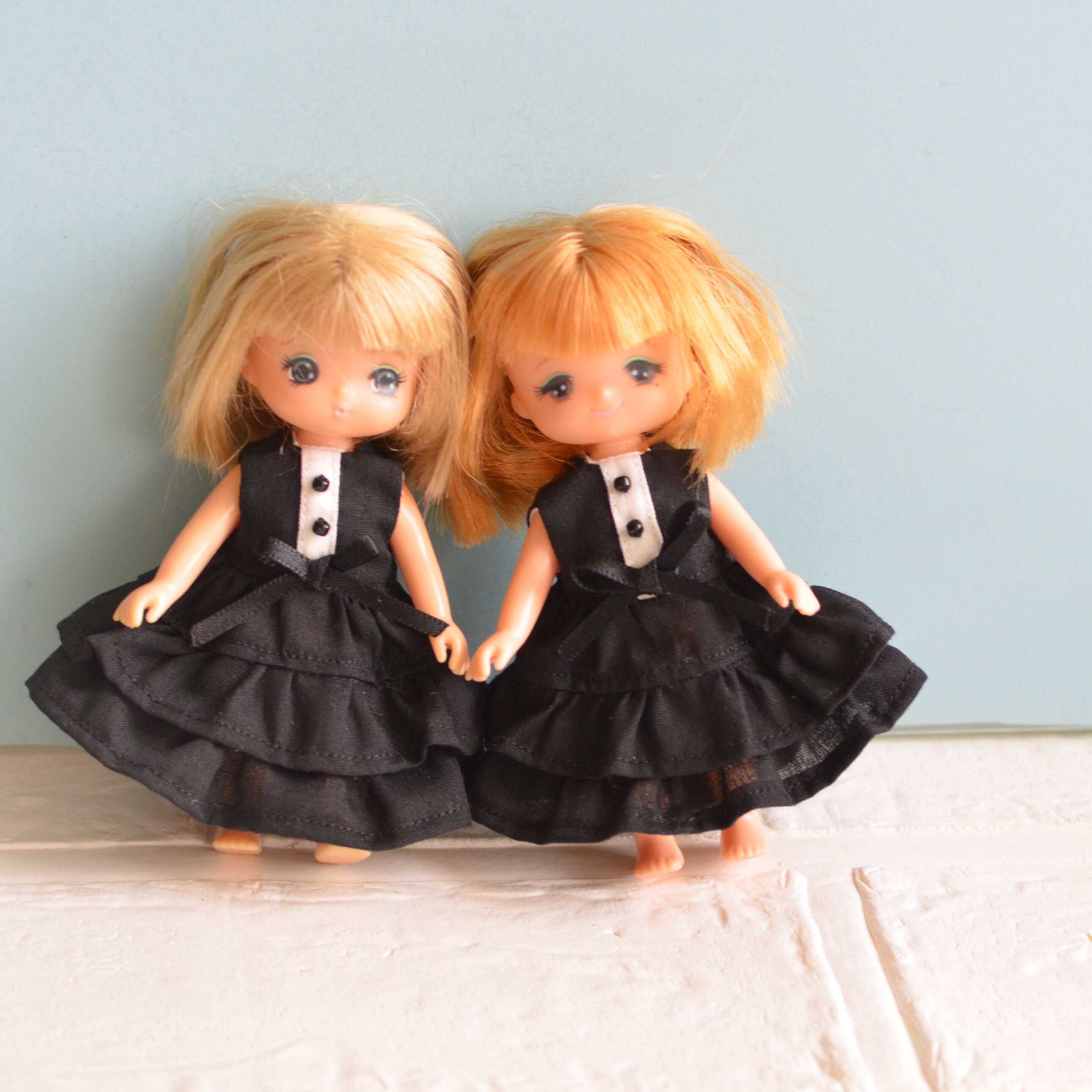 11cmドールサイズの黒の2段フリルワンピース/中医学をしている友達に