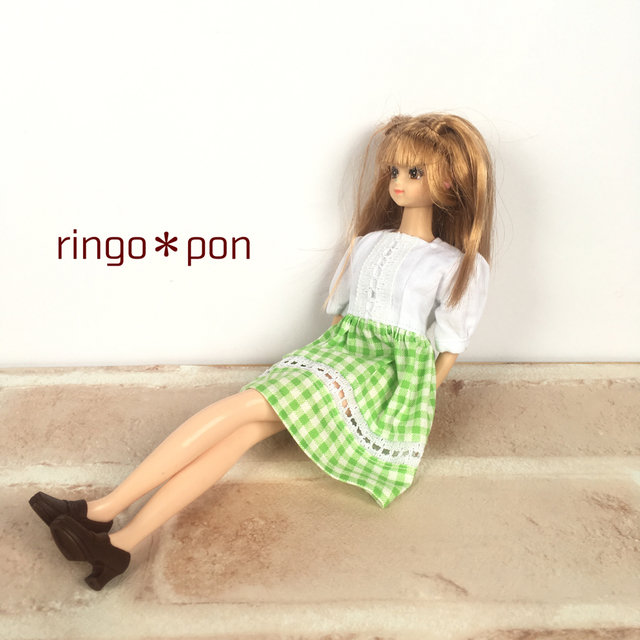 ジェニーさんサイズ、グリーンのチェックのワンピース。この型紙を公開