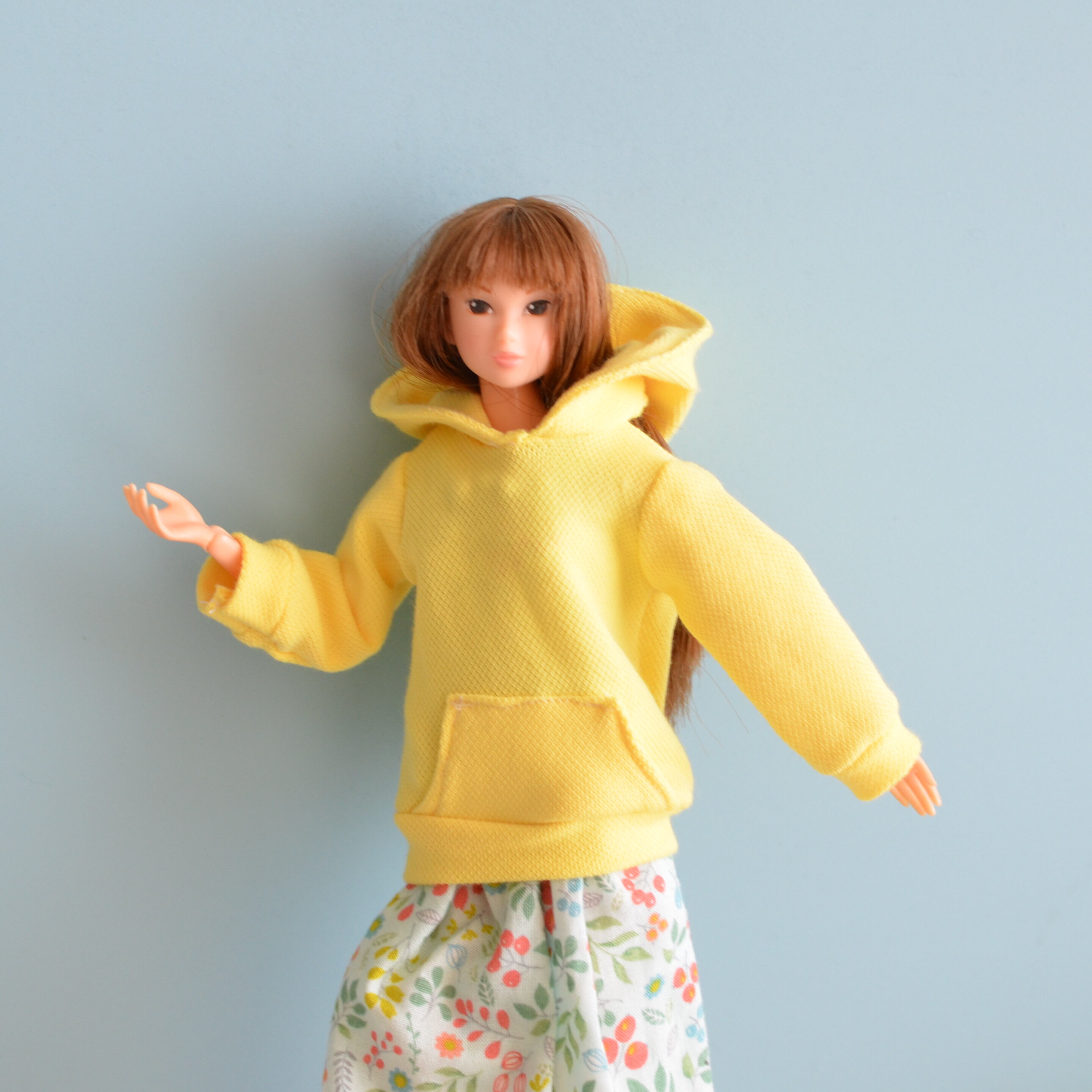 黄色いロングスカートの女の子のぬいぐるみ 44176 Skirt 