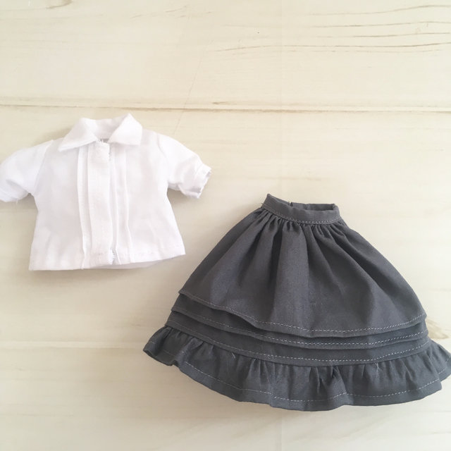 タックのブラウスとスカートのセット Harry Sさんに訪問してくださった方 ありがとうございます リカちゃん服ハンドメイド りんごぽんのおうち 札幌市 タックのブラウスとスカートのセット Harry Sさんに訪問してくださった方 ありがとうございます リカちゃん服ハンドメイド りんごぽんのおうち 札幌市