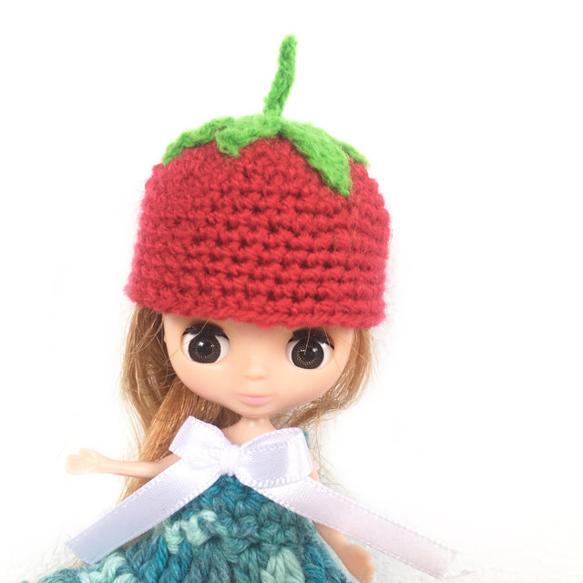 頭の小さなドール用のいちごの帽子！ご縁に感謝します！ : リカちゃん