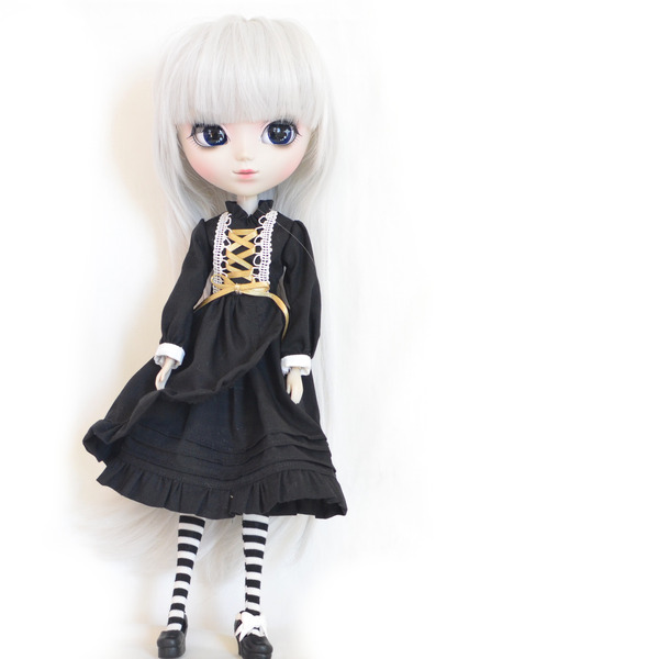 黒のワンピース