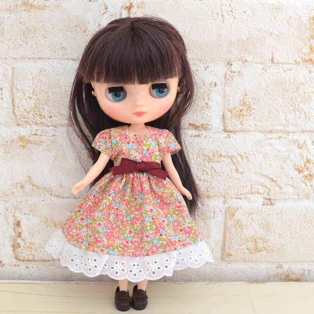 ミディちゃんサイズの花柄ワンピース リカちゃん服ハンドメイド りんごぽんのおうち 札幌市