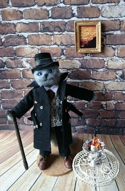 羊毛フェルトの猫さんがめちゃくちゃダンディにコートを着てください