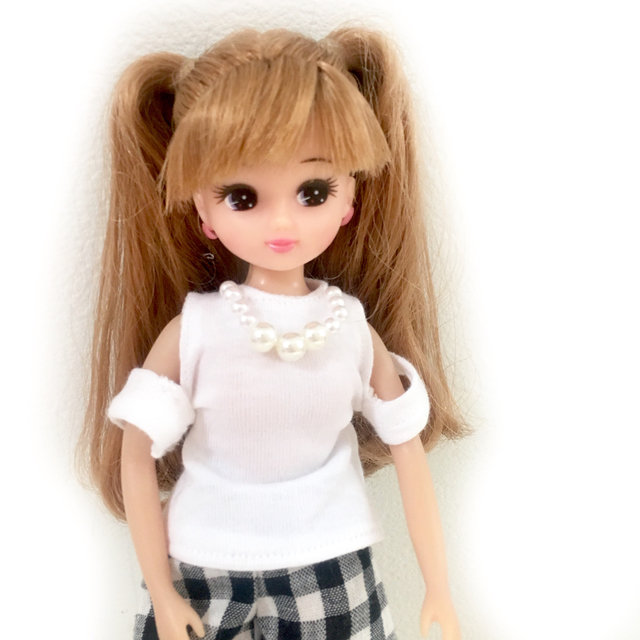 肩出しトップスとショートパンツを作りながら小学校のことで迷うのです リカちゃん服ハンドメイド りんごぽんのおうち 札幌市 肩出しトップスとショートパンツを作りながら小学校のことで迷うのです リカちゃん服ハンドメイド りんごぽんのおうち 札幌市