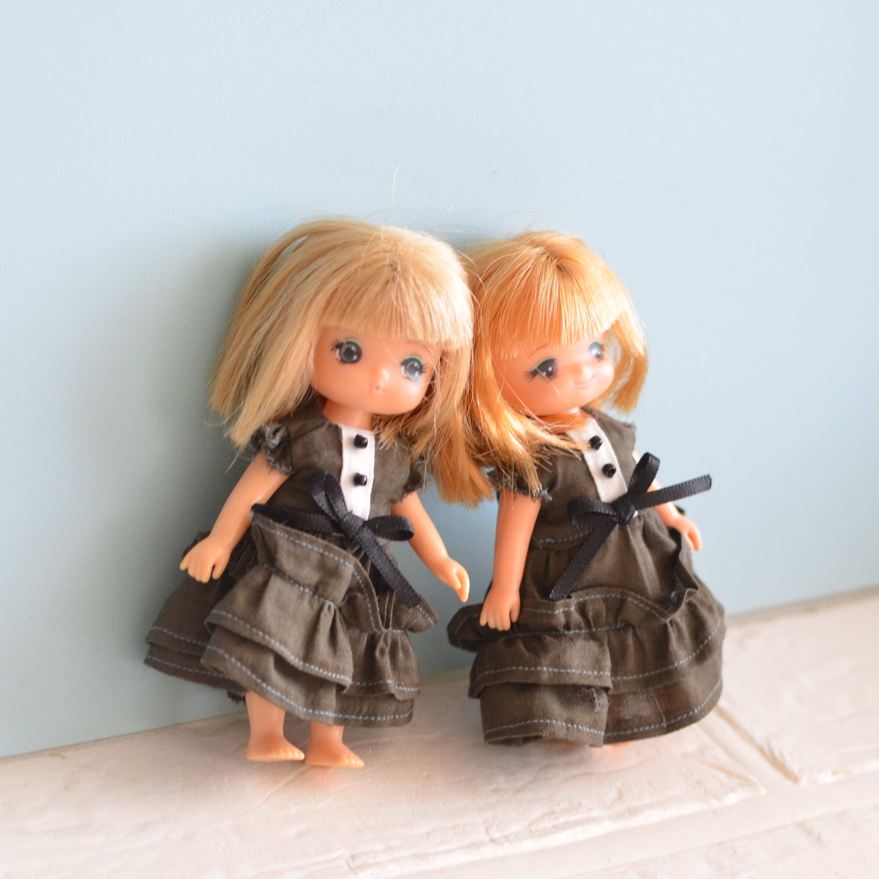 スクエア襟のたっぷりフリルマキシワンピースリカちゃんブライス