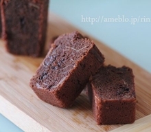 チョコとアーモンドの米粉バターケーキ