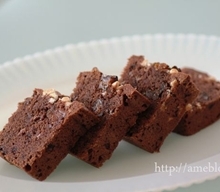 干しいちじくとホワイトチョコのココアケーキ