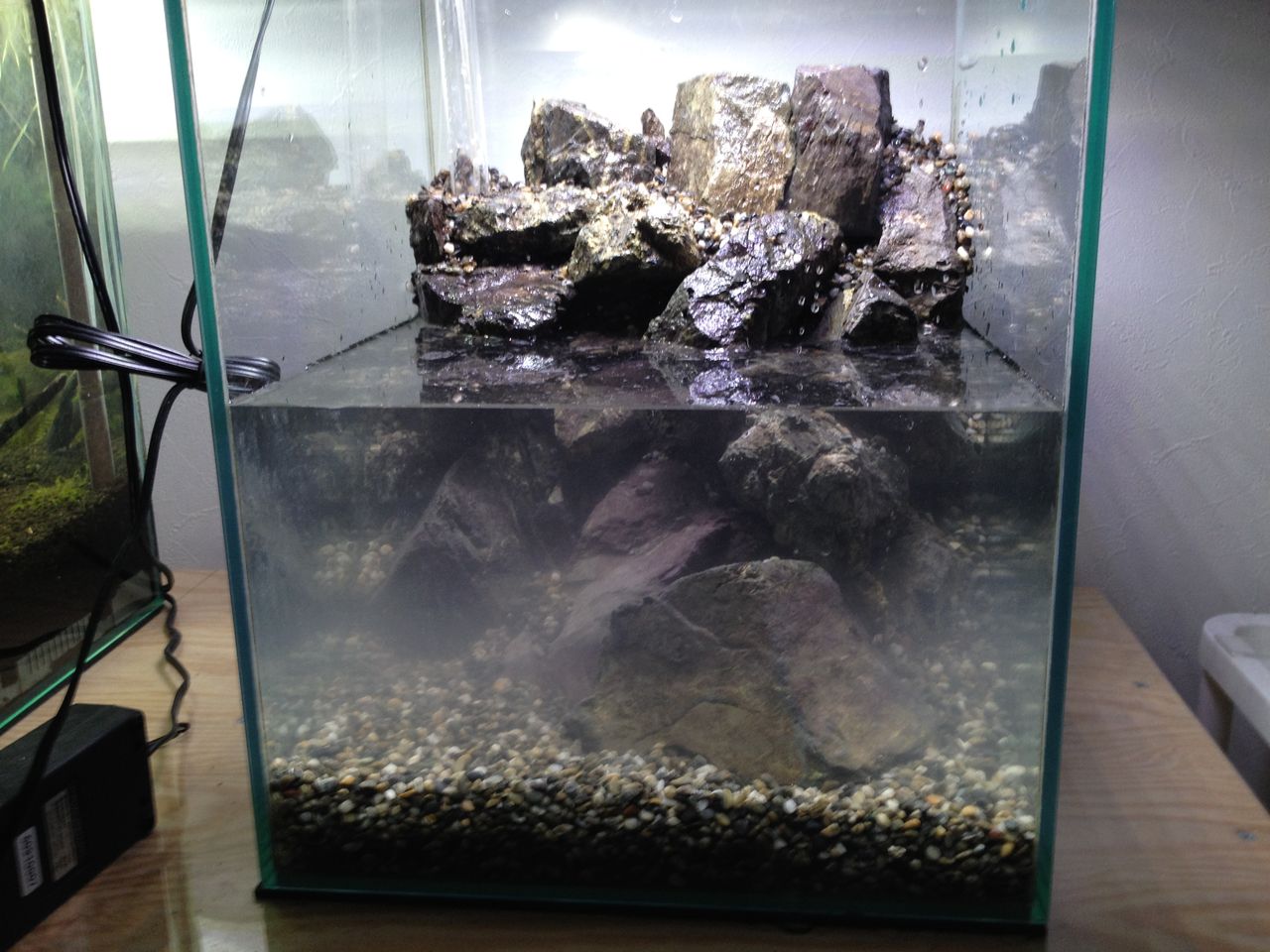 水槽レイアウト用石　風山石　約21㎏ チャーム（ペット） 形状お任せ 風山石 サイズミックス 10kg