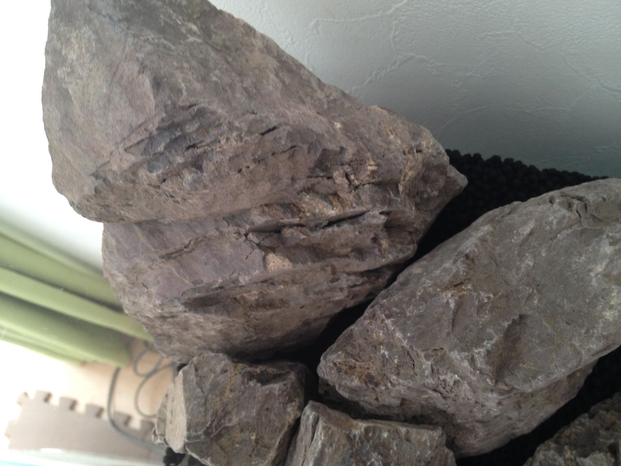 風山石サイズミックス10kgを使って石組みしてみる 水槽にやったことを忘れないように書いておくブログ