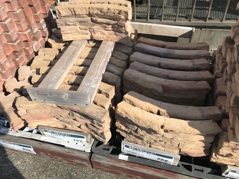 花壇ブロックで水槽の石組レイアウトを妄想する 水槽にやったことを忘れないように書いておくブログ