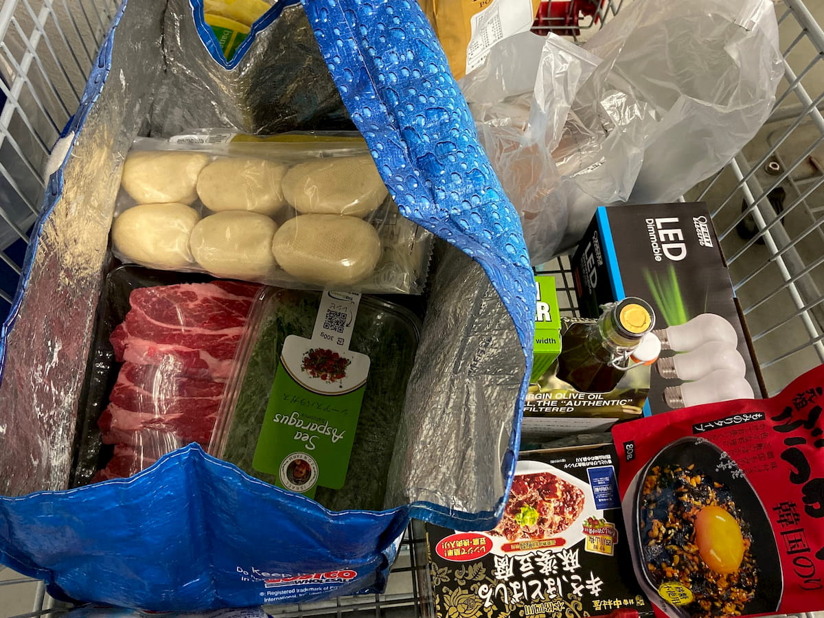 コストコの人気商品を買う
