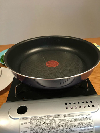 カセットコンロとフライパンで代用