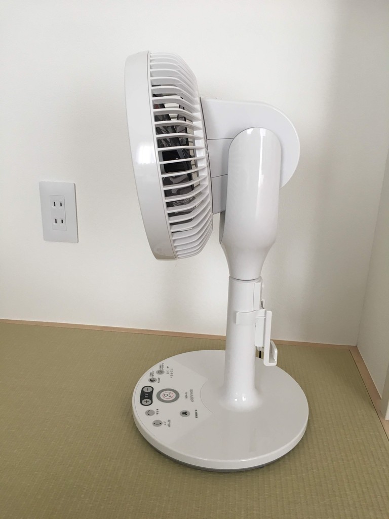 一年中使える小さな扇風機を購入しました！「シャーププラズマクラスター3D扇風機」 : Rinのシンプルライフ Powered by ライブドアブログ