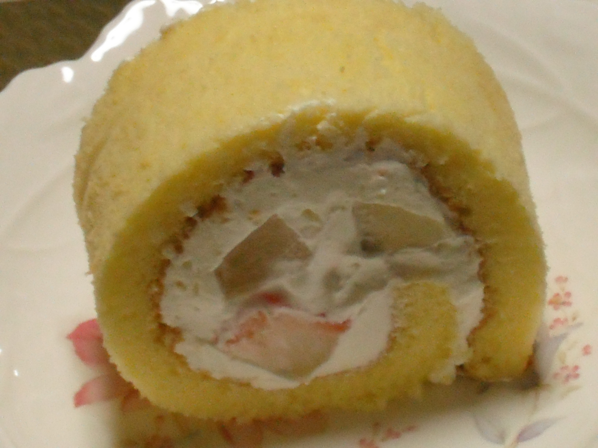 フルーツいっぱいのロールケーキ 保育所給食のレシピ