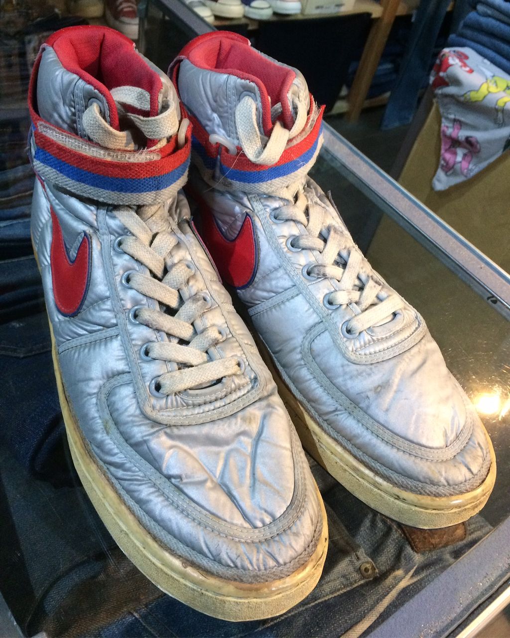 チョイ見せコレクション Nike バンダル ウルトラマンカラー ジーンズリペア チェーンステッチの裾直し承ります Repair Vintage Juke Box チョイ見せコレクション Nike バンダル ウルトラマンカラー ジーンズリペア チェーンステッチの裾直し承ります Repair Vintage Juke Box