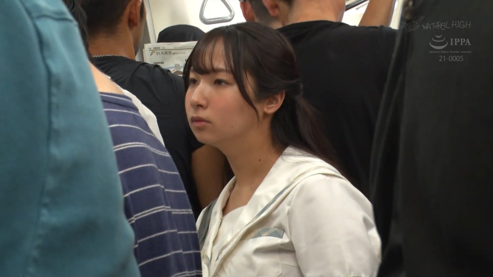 電車　乳首 こっそり服の中で乳首いじり痴漢され電車内でレズイキさせられた美乳女2(2) 星乃夏月 : 下着フェチがブラジャー剥ぎ取りAVに萌えるブログ