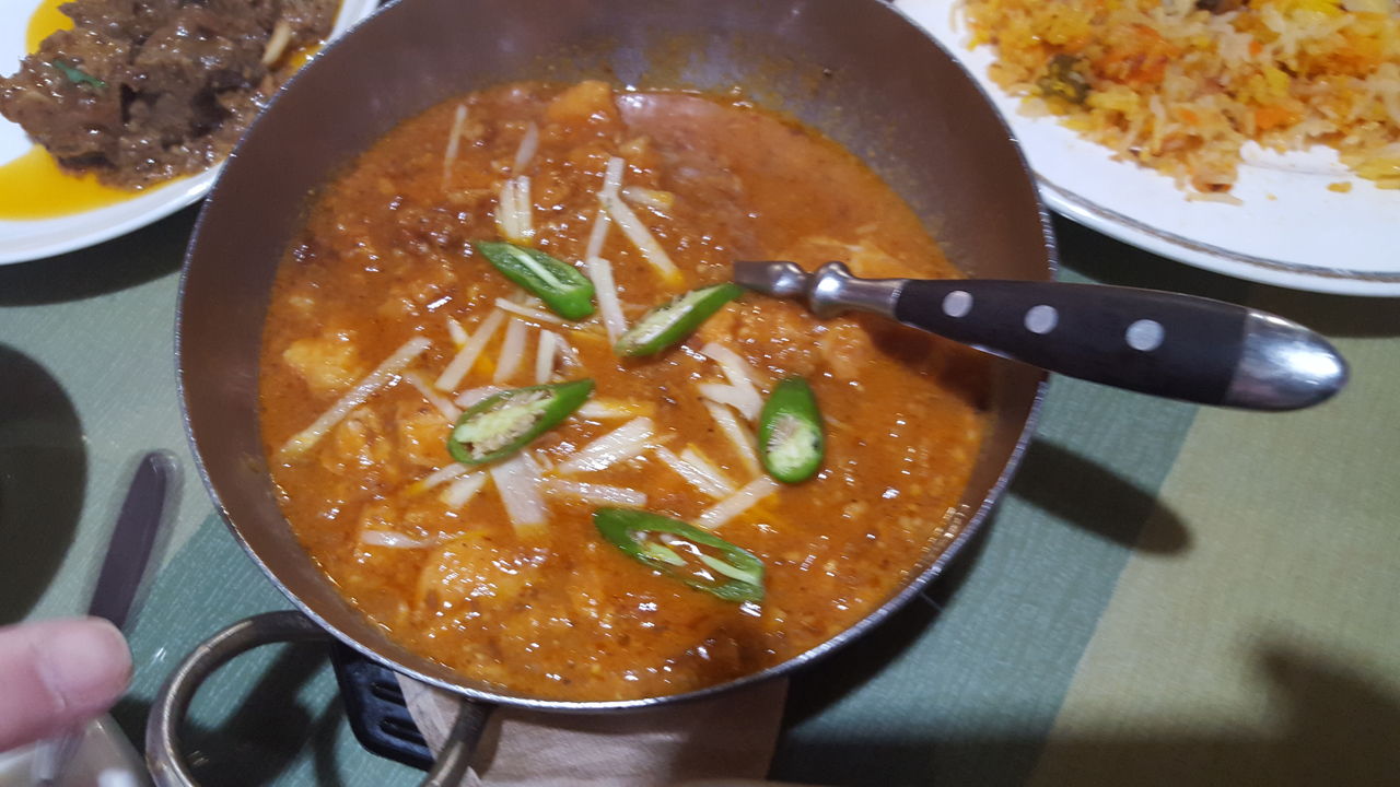 八潮市 八潮 カラチの空 りしのカレーとお酒と美味しい物の本棚