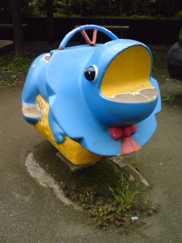 かわいいエリマキトカゲ りすの鼻息 かわいいエリマキトカゲ りすの鼻息