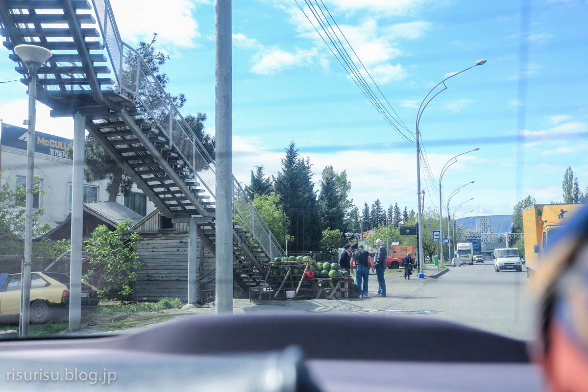 グルジア旅行記 ４ 軍用道路北上 りすりす通信モスクワ支局