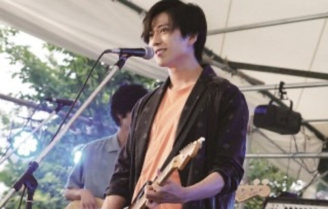 60EBEC38-21D9-4E48-8975-8C124D374243