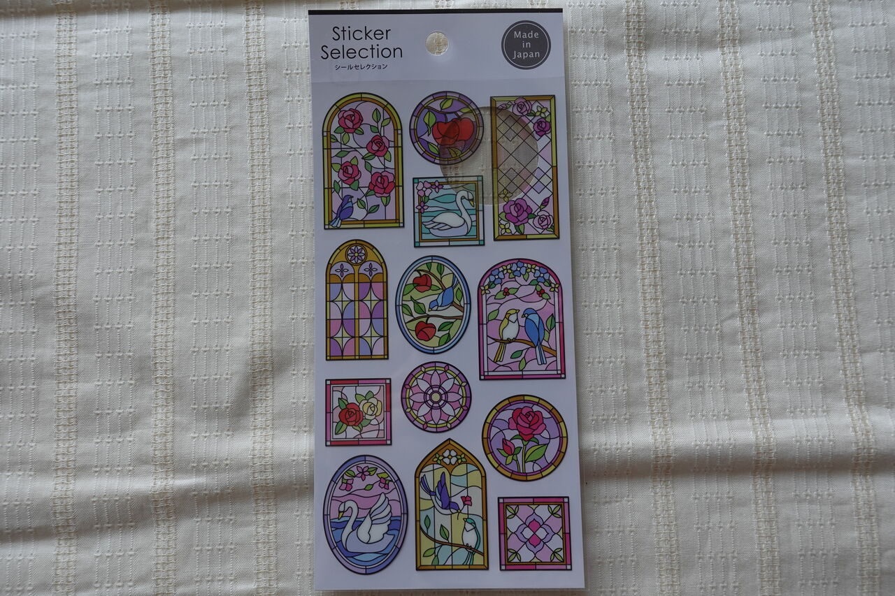 セリアで買える ステンドグラスシール 色合いの綺麗なオシャレシールがいっぱい Rithu Blog