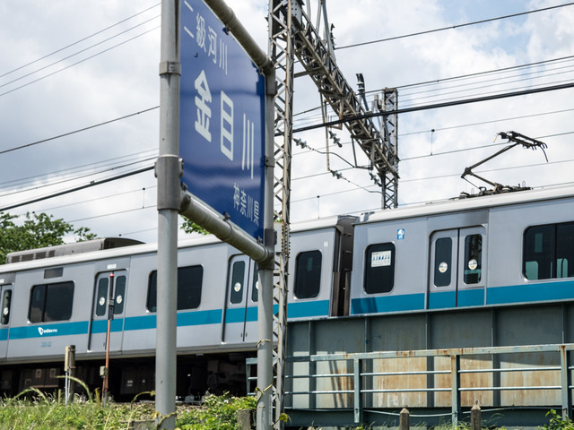 �������4