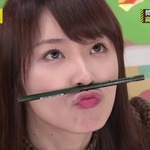 高山一実_鉛筆乗せ1