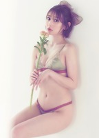 志田愛佳_ランジェリー1