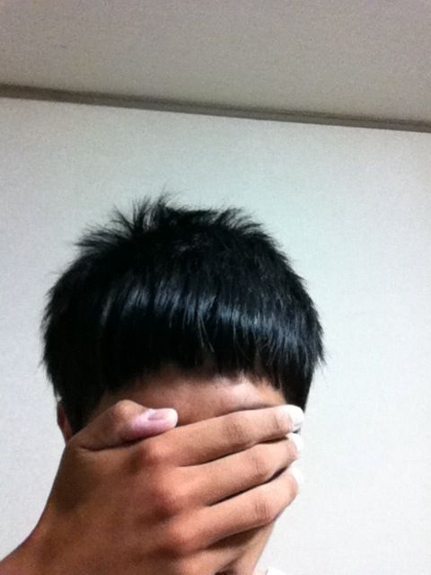 自分で髪切ったらこんな前髪になったwwwwwww ラジック 自分で髪切ったらこんな前髪になったwwwwwww ラジック