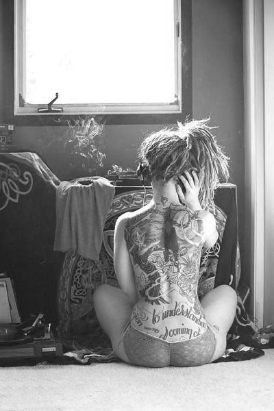 hot_and_hardcore_tattooed_girls_640_05