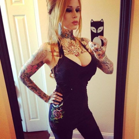 hot_and_hardcore_tattooed_girls_640_31
