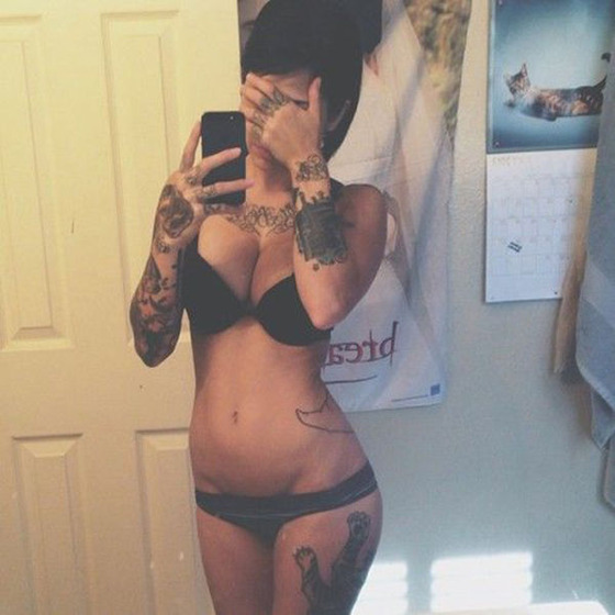 hot_and_hardcore_tattooed_girls_640_17